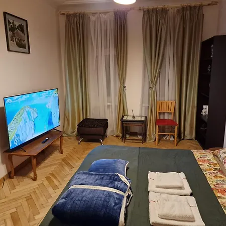 Center בית אירוח *