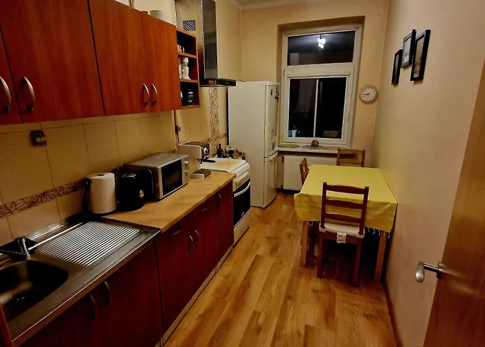 Center Проживание в семье