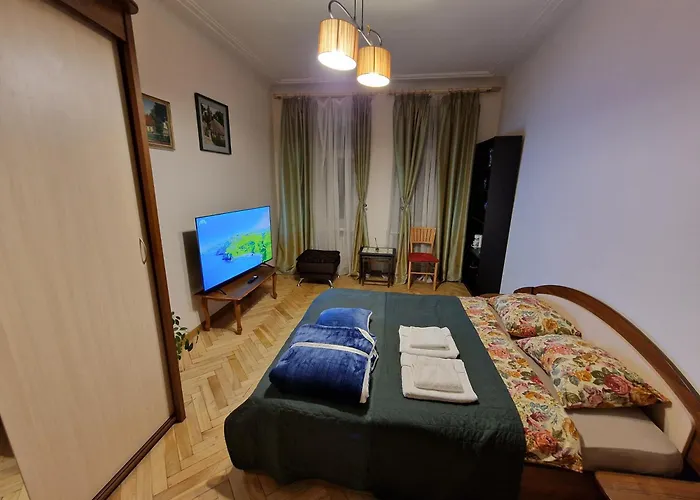 Проживание в семье Center *